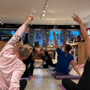 Wein & Yoga